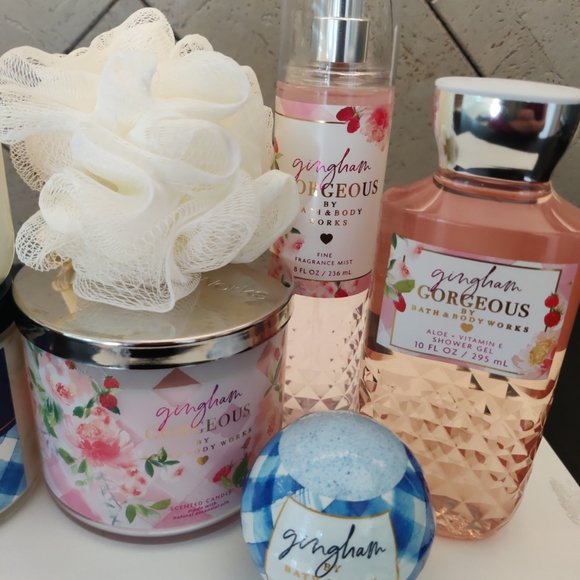 Bath & Body works Gingham 7 piece set - Picture 2 of 3